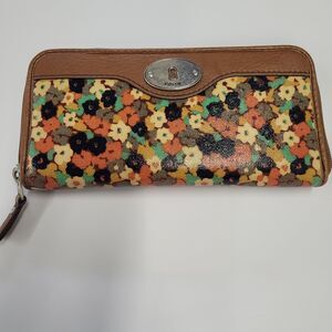 Fossil Key-Per  Poppy Floral Wallet Cred Cards Checkbook Zip Silver Logo NWOT